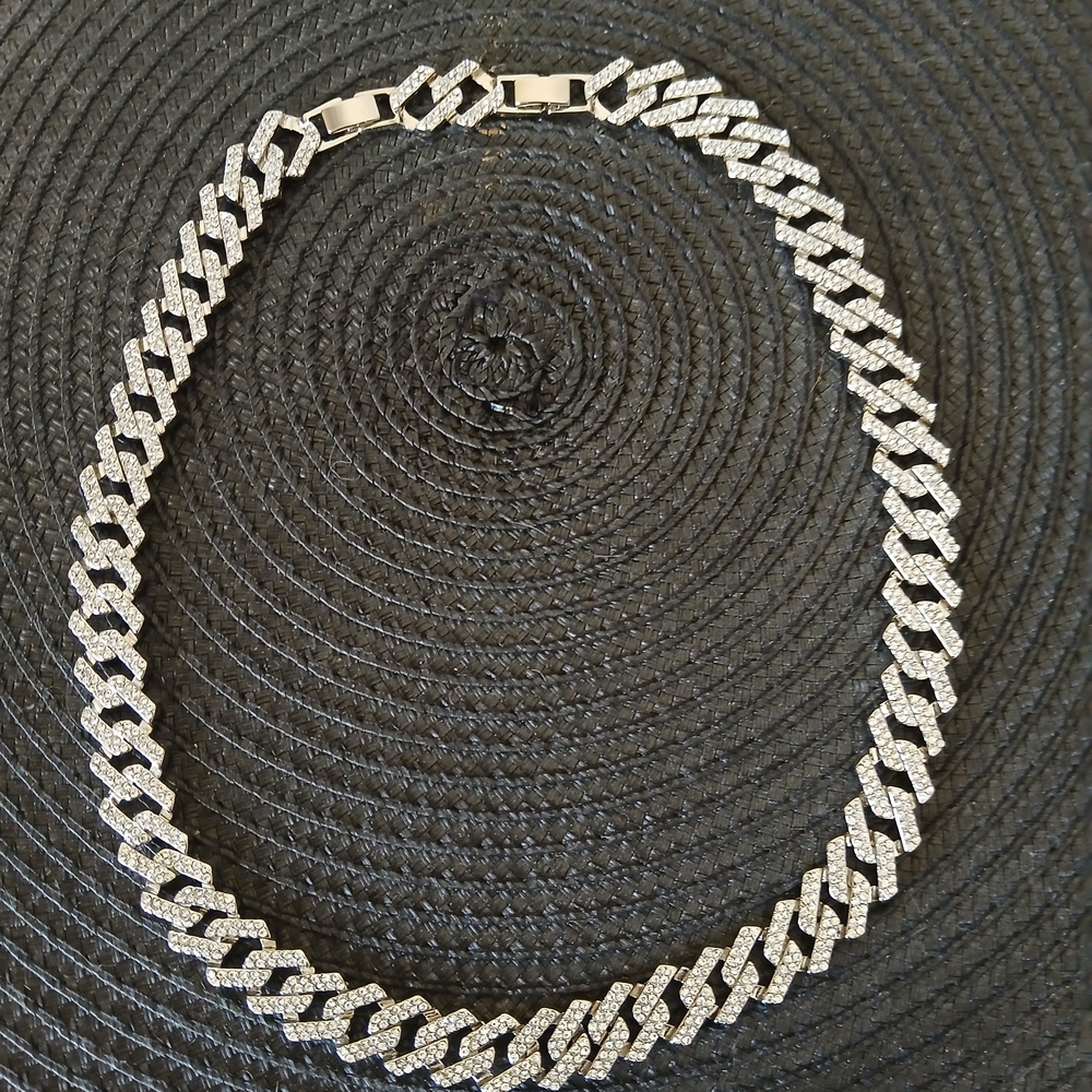 Artune Jewelry Pavé  Swarovski Crystal Cuban Link Necklace. Rhodium Plated. NWOT